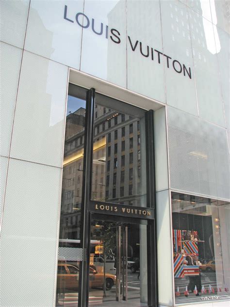 new york louis vuitton closing.